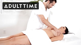 ADULT TIME – Reagan Foxx Likes Her Massages HARD!