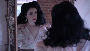 The goddess takes off her corset