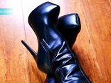 Porn latex movie with foot fetish and blonde mistress