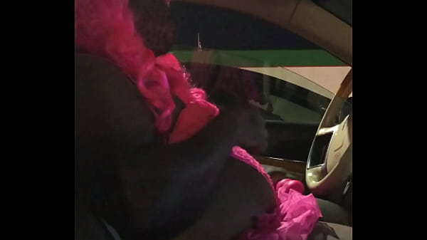bussy princess zoey plays in public